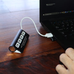 Aluminum Wave USB Hub – 4 Port - 2833_BLK_Lifestyle_Laser