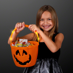 Pumpkin Light Handle Halloween Bucket - pumpkinlighthandlebucketinuse