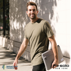 Solo NY® Re:focus 13″ Laptop Sleeve - SoloNYRefocus13insleeveinuse
