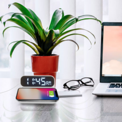 Wireless Charger (15W) Clock with Dual Alarms - clockchargerinuse