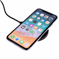iDisc 15W Wireless Charger - iDisc 15W Wireless Charger 8211 In Use