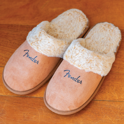Premium Fur Lined Slippers_Lifestyle-Fender