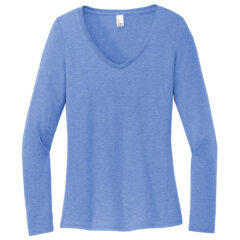 District® Women’s Perfect Tri® Long Sleeve V-Neck Tee - District
