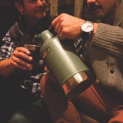Stanley® Classic Vacuum Growler – 64 oz - L1572 8211 in use