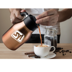 Asobu® Cold Brew Insulated Portable Brewer and Handle - ASOBU COLD BREW AND HANDLE 8211 in use